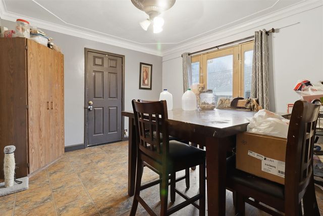 1611 Weymouth Street, West Bloomfield, MI 48324