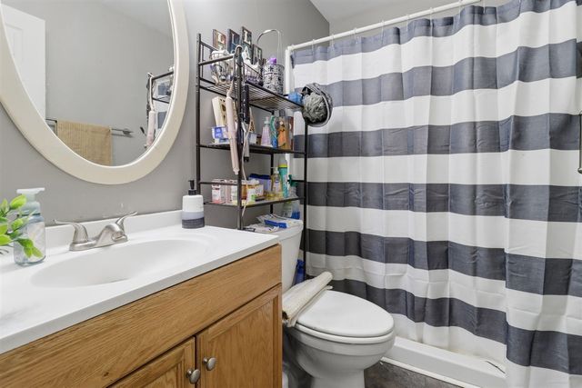 1611 Weymouth Street, West Bloomfield, MI 48324