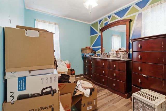 1611 Weymouth Street, West Bloomfield, MI 48324