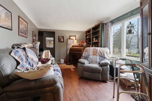 1611 Weymouth Street, West Bloomfield, MI 48324