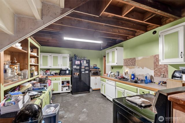 548 Lemmon Road, Port Angeles, WA 98362