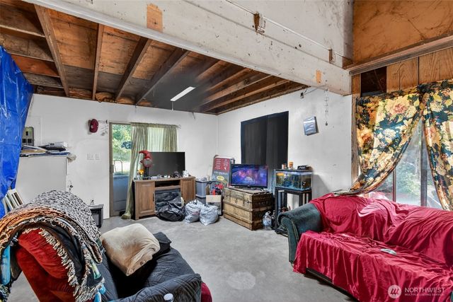 548 Lemmon Road, Port Angeles, WA 98362