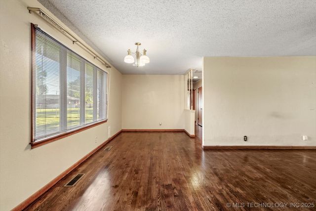 326 E 15th Street, Claremore, OK 74017