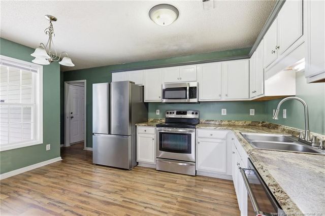 2628 Daniel Boone Lane, Hope Mills, NC 28348