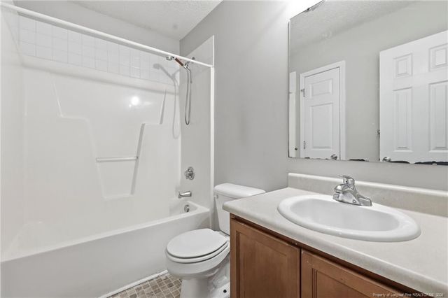 2628 Daniel Boone Lane, Hope Mills, NC 28348