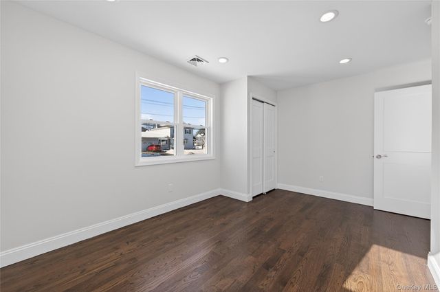 1667 Manatuck, Bay Shore, NY 11706