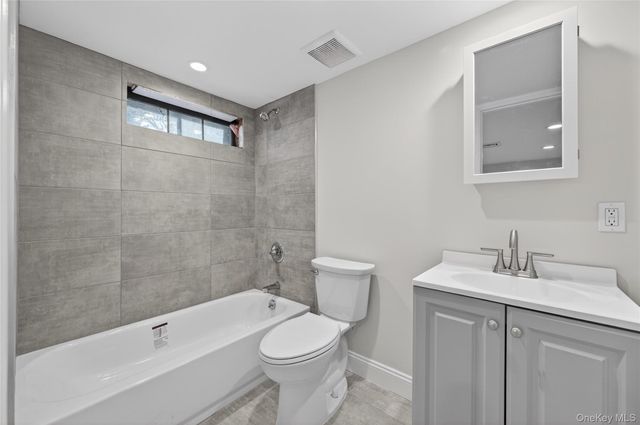 1667 Manatuck, Bay Shore, NY 11706