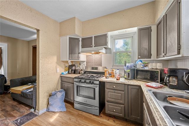 1231 Bellows Street, Akron, OH 44301