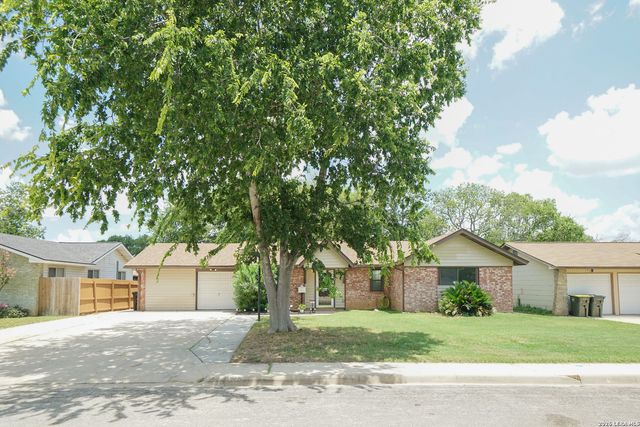 221 MEADOW LN, Schertz, TX 78154