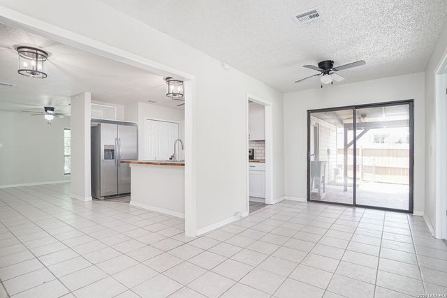 221 MEADOW LN, Schertz, TX 78154