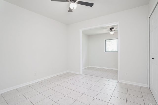 221 MEADOW LN, Schertz, TX 78154