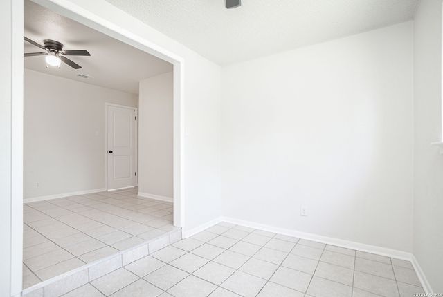 221 MEADOW LN, Schertz, TX 78154