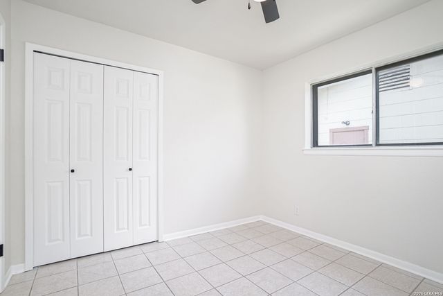221 MEADOW LN, Schertz, TX 78154