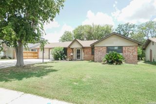 221 MEADOW LN, Schertz, TX 78154
