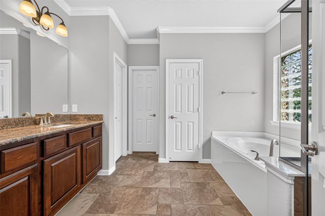 50 Vershire Circle, Magnolia, TX 77354