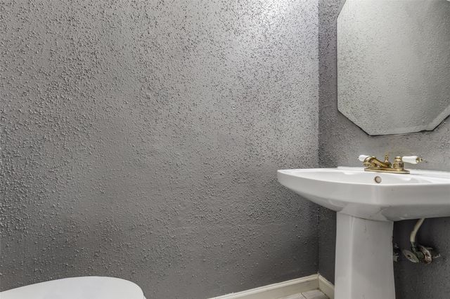 16415 Dawncrest Way, Sugar Land, TX 77498