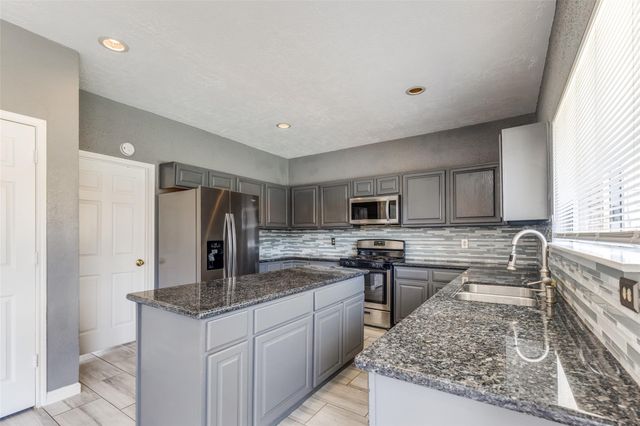 16415 Dawncrest Way, Sugar Land, TX 77498