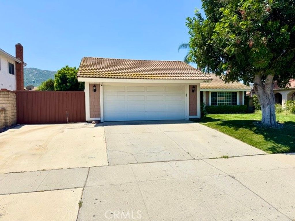 Image 2 of property listing at 6452 Hazel Circle, Simi Valley, CA 93063