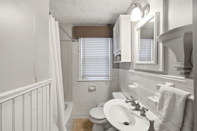 24 Victoria Ter, Ludlow, MA 01056