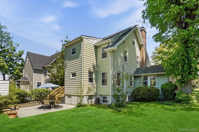 24 Grandview Avenue, White Plains, NY 10605
