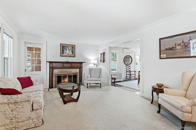 24 Grandview Avenue, White Plains, NY 10605