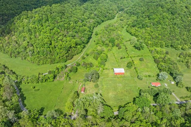 747 Hunting Creek Rd, Whitleyville, TN 38588