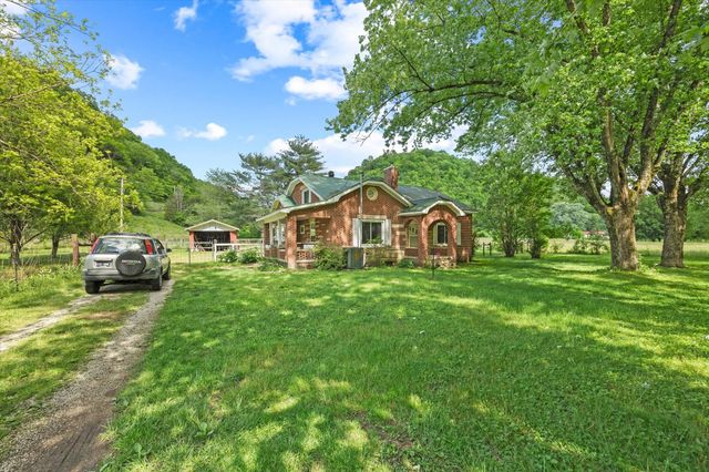 747 Hunting Creek Rd, Whitleyville, TN 38588