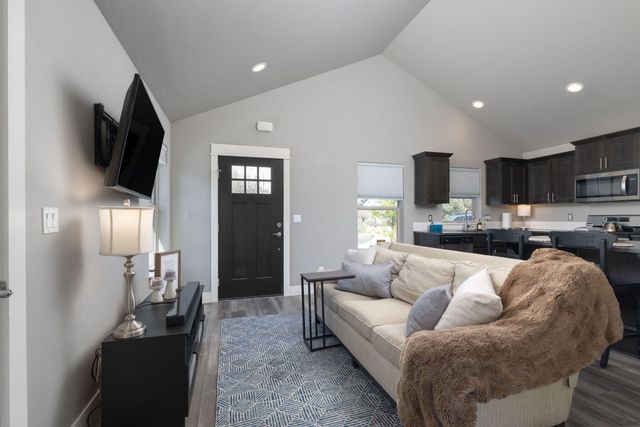 20134 Carson Creek Court, Bend, OR 97702