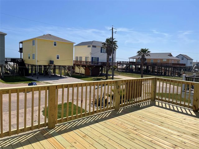 106 Coconut Road, Surfside Beach, TX 77541