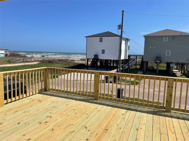 106 Coconut Road, Surfside Beach, TX 77541