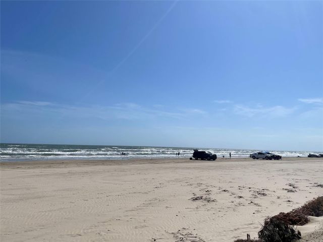 106 Coconut Road, Surfside Beach, TX 77541