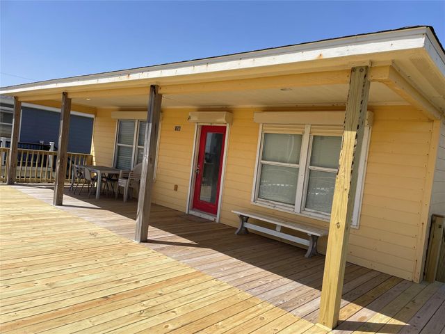 106 Coconut Road, Surfside Beach, TX 77541
