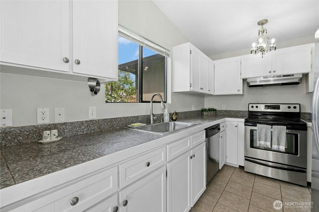 1236 Crescent Drive, Oak Harbor, WA 98277