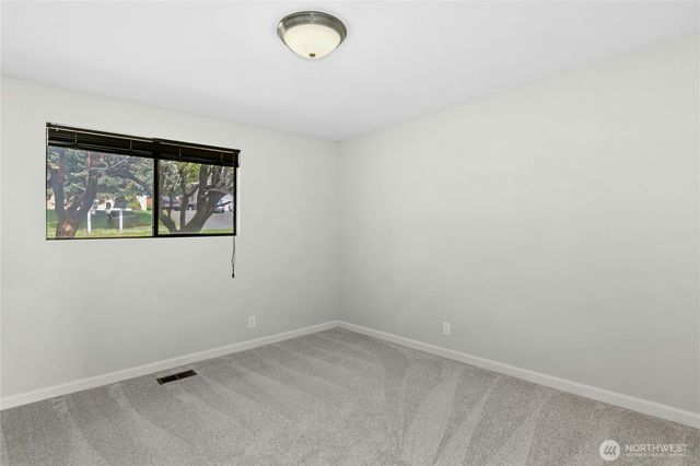 1236 Crescent Drive, Oak Harbor, WA 98277