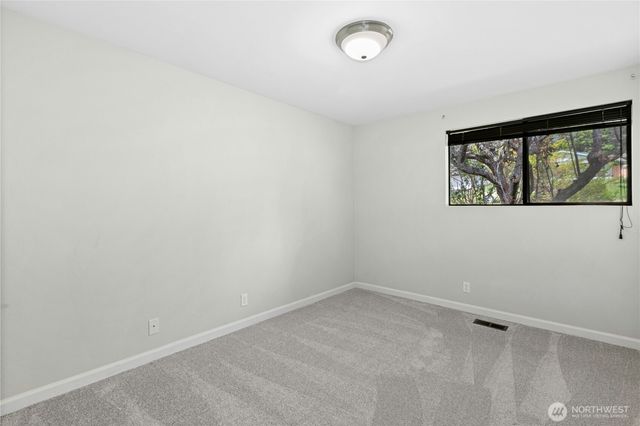 1236 Crescent Drive, Oak Harbor, WA 98277