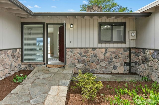 1236 Crescent Drive, Oak Harbor, WA 98277