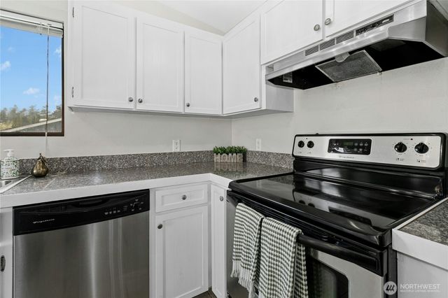 1236 Crescent Drive, Oak Harbor, WA 98277