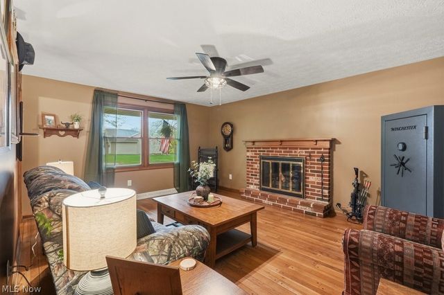 7301 Braucher Street NW, Lehigh Twp, OH 44720