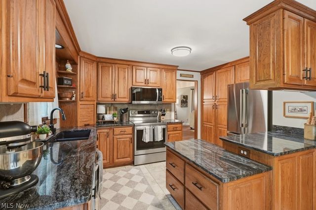 7301 Braucher Street NW, Lehigh Twp, OH 44720