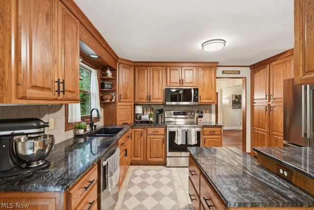 7301 Braucher Street NW, Lehigh Twp, OH 44720