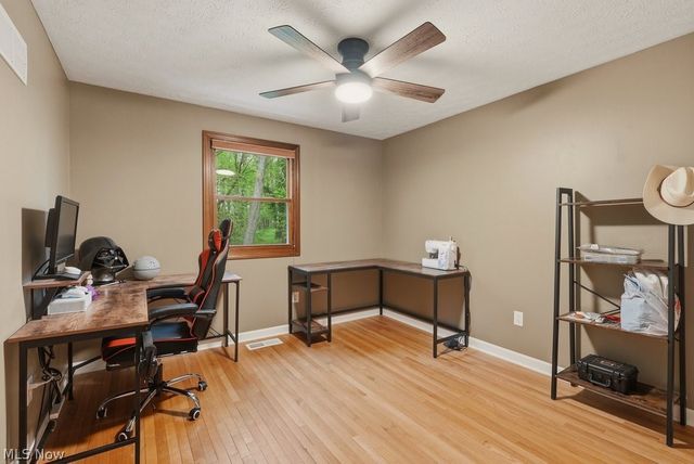 7301 Braucher Street NW, Lehigh Twp, OH 44720
