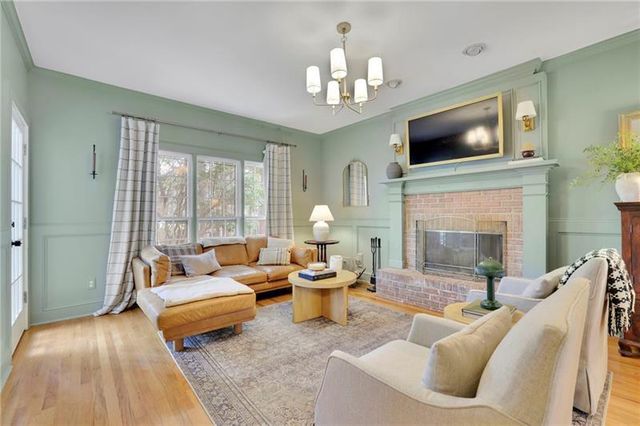 1069 Sunny Field Lane, Lawrenceville, GA 30043