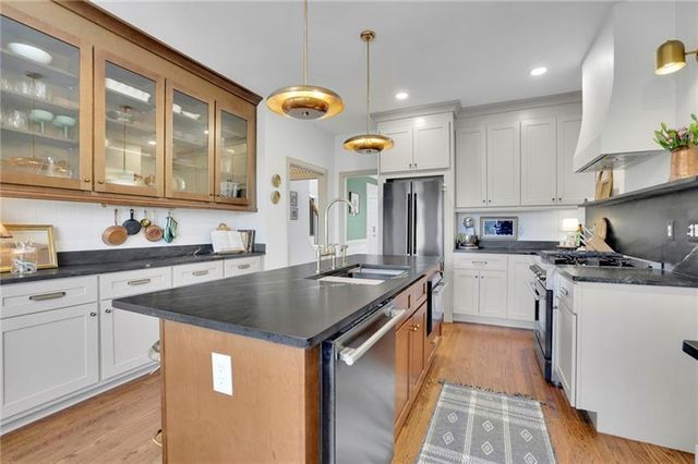 1069 Sunny Field Lane, Lawrenceville, GA 30043