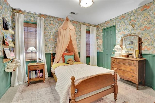 1069 Sunny Field Lane, Lawrenceville, GA 30043