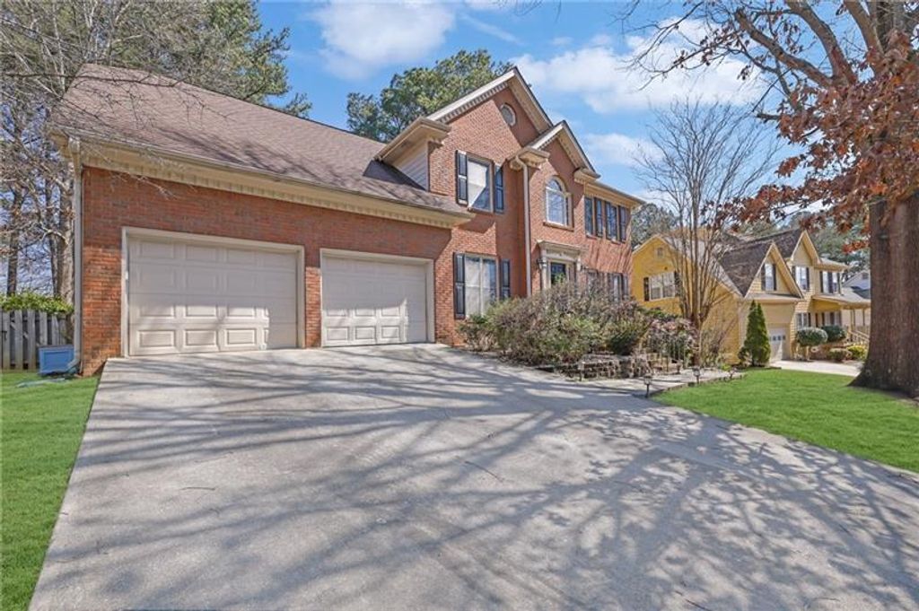 1069 Sunny Field Lane, Lawrenceville, GA 30043