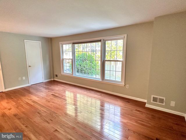 4311 CEDARLAKE CT, Alexandria, VA 22309