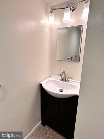 4311 CEDARLAKE CT, Alexandria, VA 22309