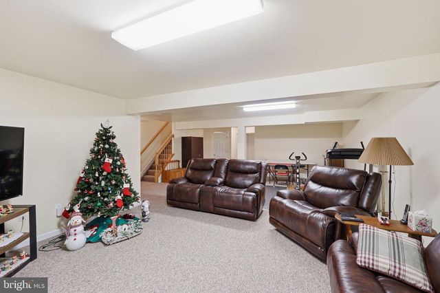 6 SYLVIA CIR, Thurmont, MD 21788