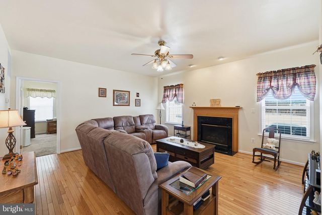 6 SYLVIA CIR, Thurmont, MD 21788