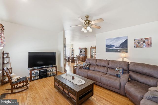 6 SYLVIA CIR, Thurmont, MD 21788